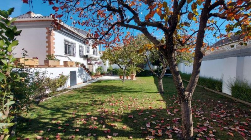 Chalet en Venta en  Cúllar Vega, Granada