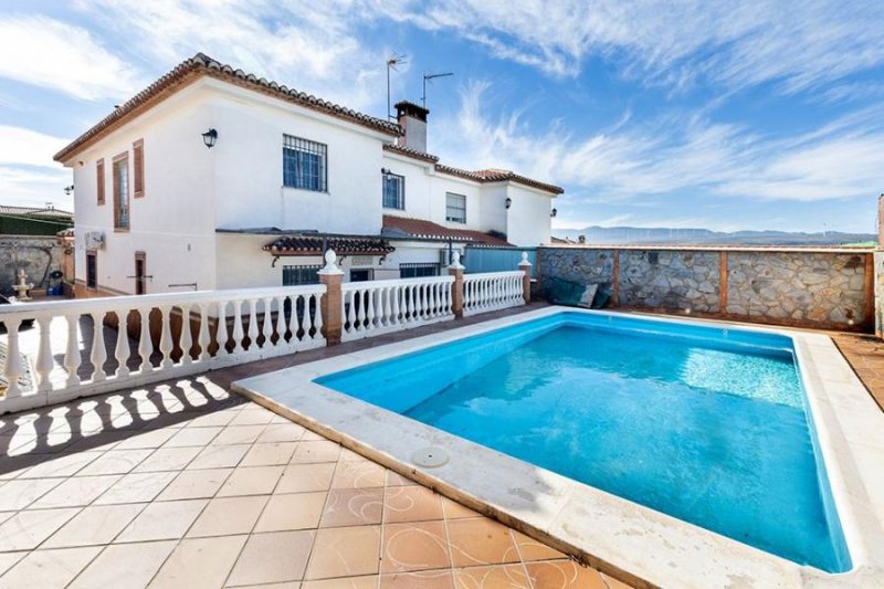 Chalet en Venta en El Puntal Padul, Granada