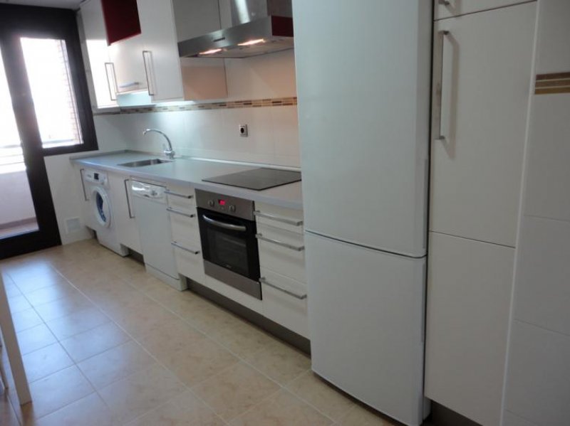 Foto Piso en Alquiler en plaza de toros, Cuenca, Cuenca - € 650 - PIA4986 - BienesOnLine