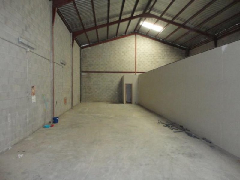 Foto Nave en Alquiler en Polígono Campsa, Cuenca, Cuenca - € 350 - NAA5431 - BienesOnLine