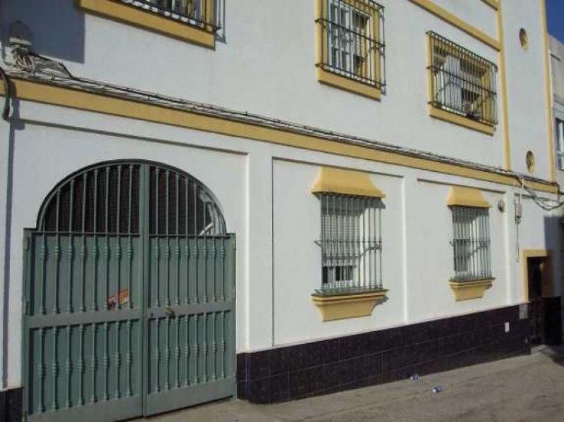 Foto Casa en Venta en Casa en Avenida de la Música, Chiclana de la Frontera, Cadiz - € 164.800 - CAV745 - BienesOnLine