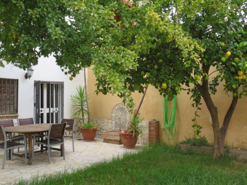 Casa en Venta en  Cúllar Vega, Granada