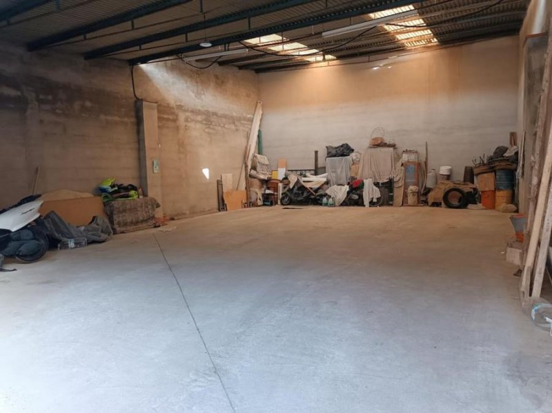 Nave en Venta en  Pinos Puente, Granada