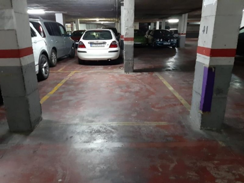 Garaje en Venta en MORERA Badalona, Barcelona